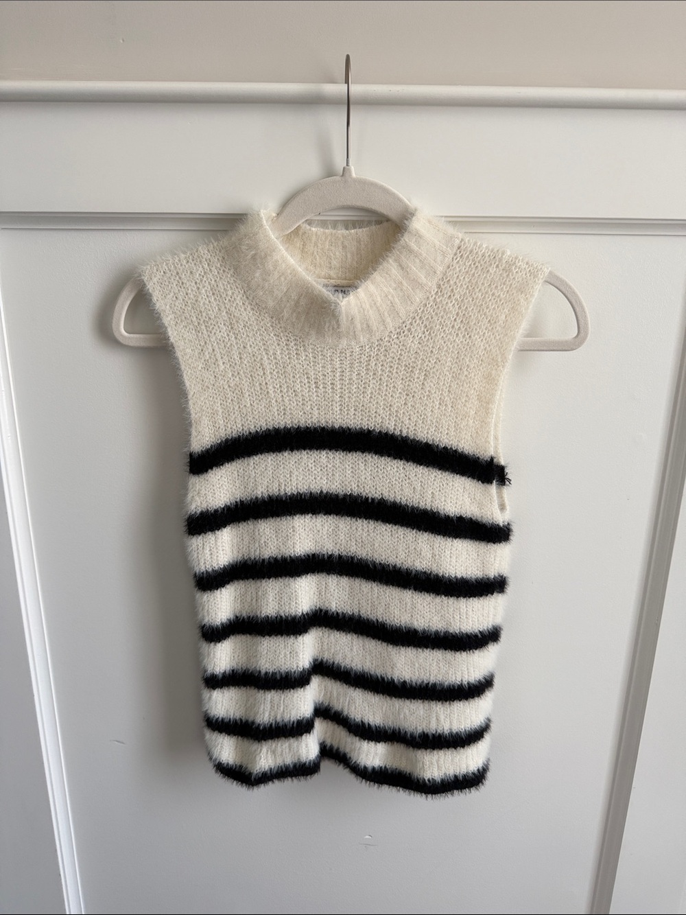EUC Old Navy Fuzzy striped mock neck tank
